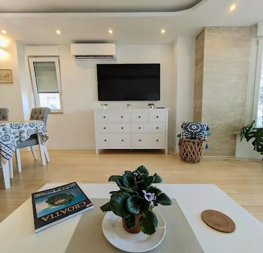 Seaside Bliss In Apartment *